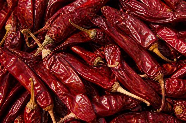 Dry red chilli and whole spices